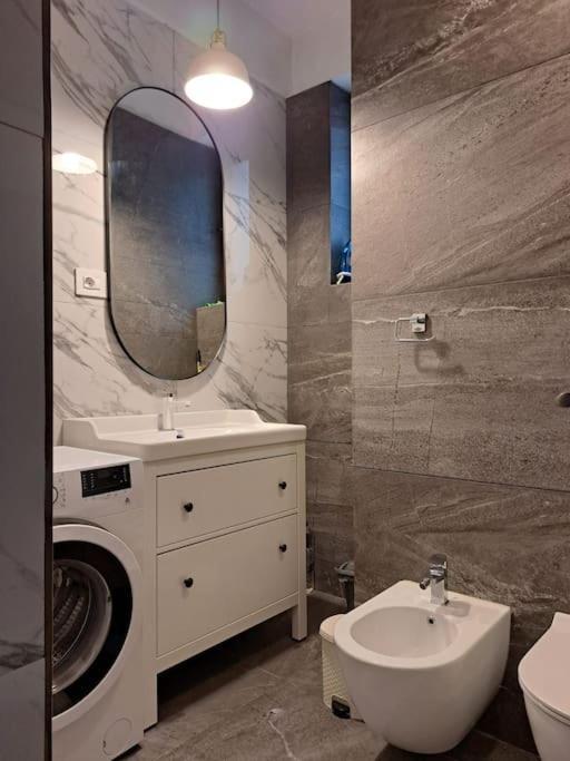 Classy With Parking In The Center Apartamento Bucarest