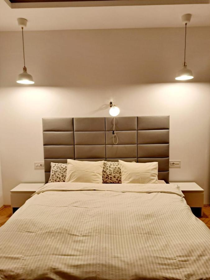 Classy With Parking In The Center Apartamento Bucarest