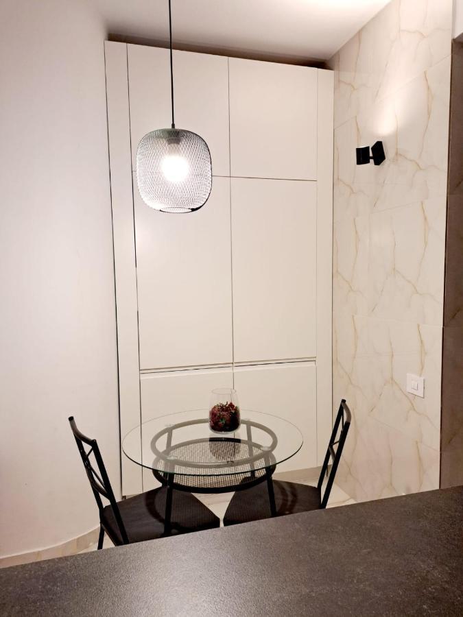 Classy With Parking In The Center Apartamento Bucarest