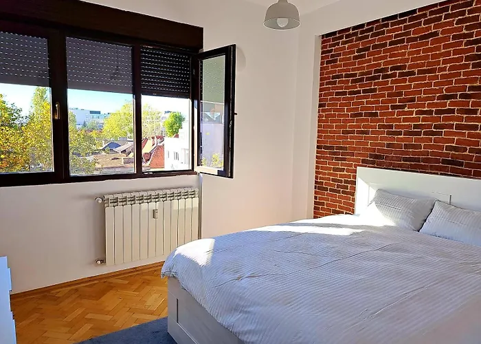 Classy Apartment With Parking In The City Center